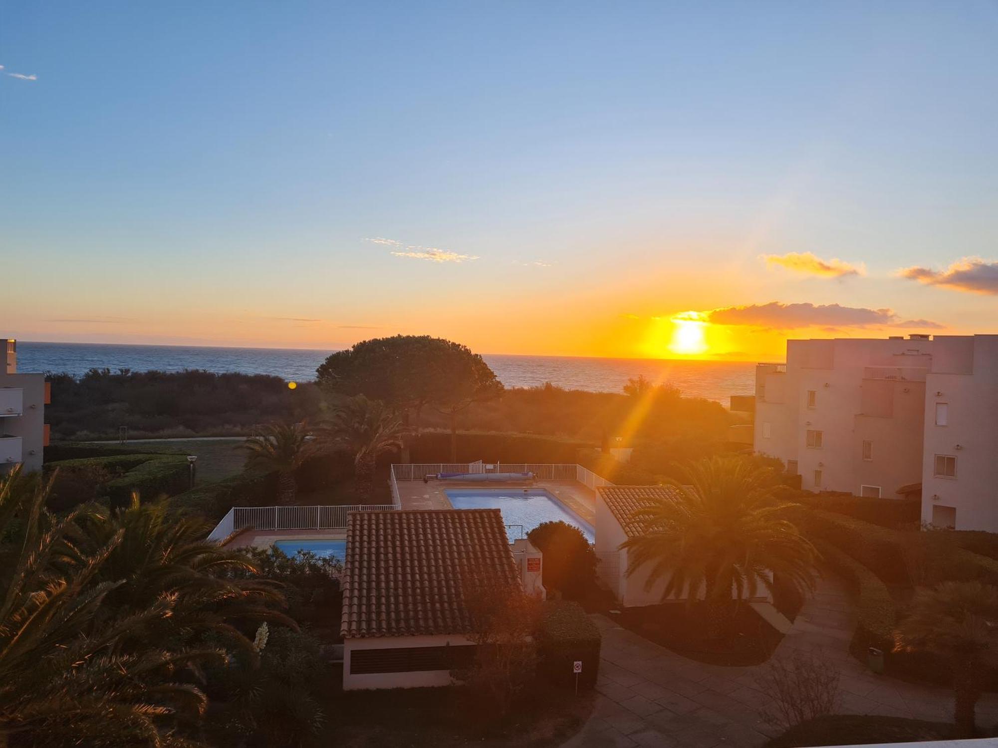 Magnifique Vue Mer Pour Ce T2 Avec Piscine Saint-Cyprien  Esterno foto